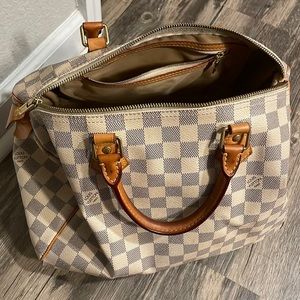 Louis Vuitton speedy